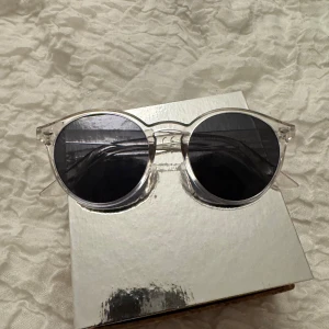 Glasögon - Super fina enkla svart- genomskinliga glasögon 