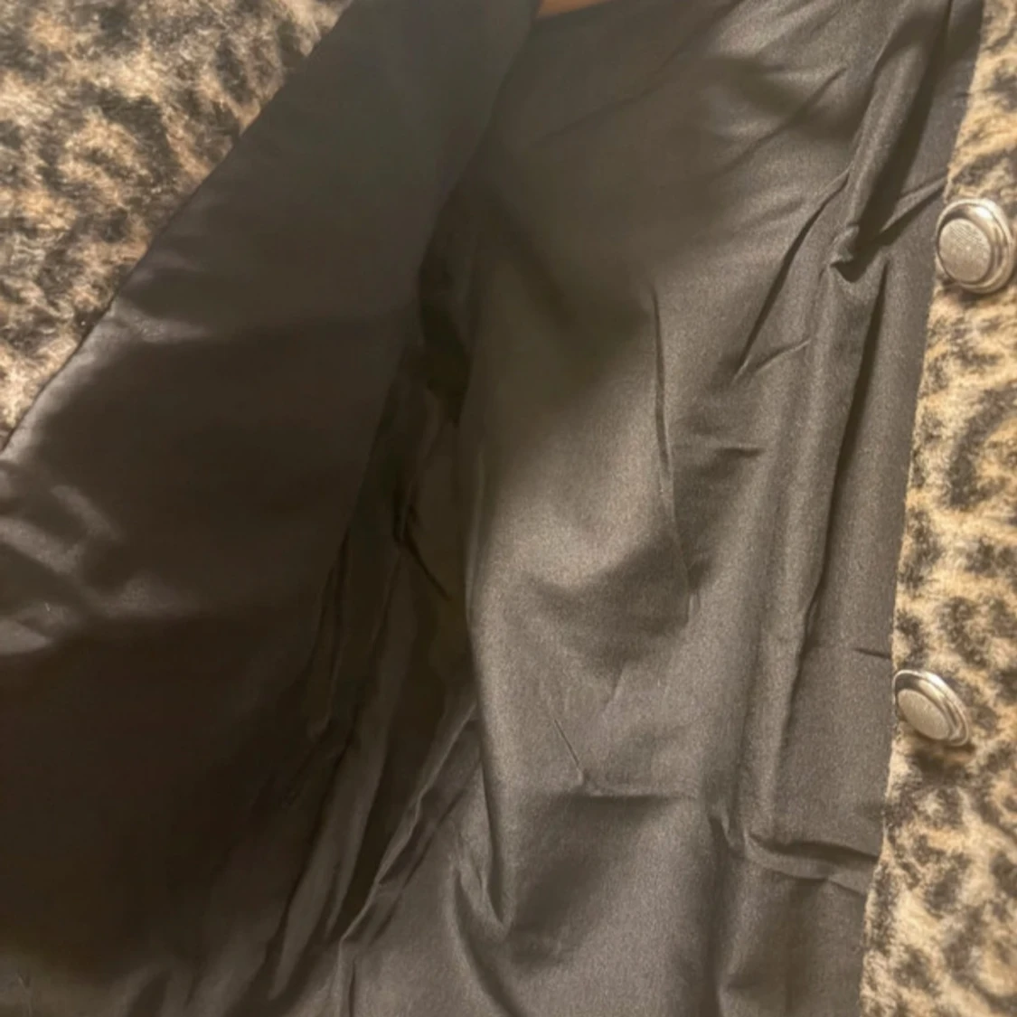 Leopardmönstrad jacka med fickor - 3