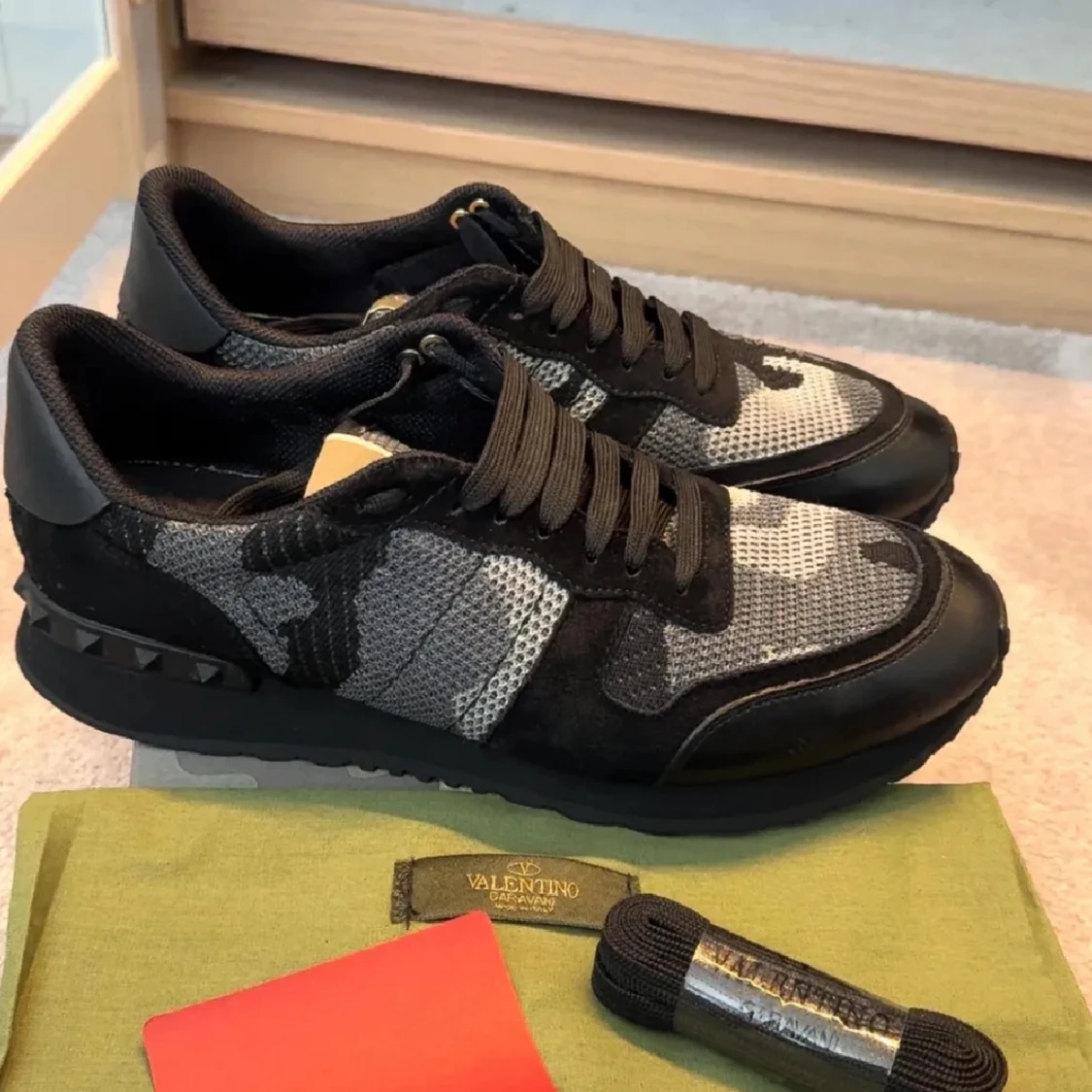 Valentino Rockrunner sneakers camo svart/grå - 3