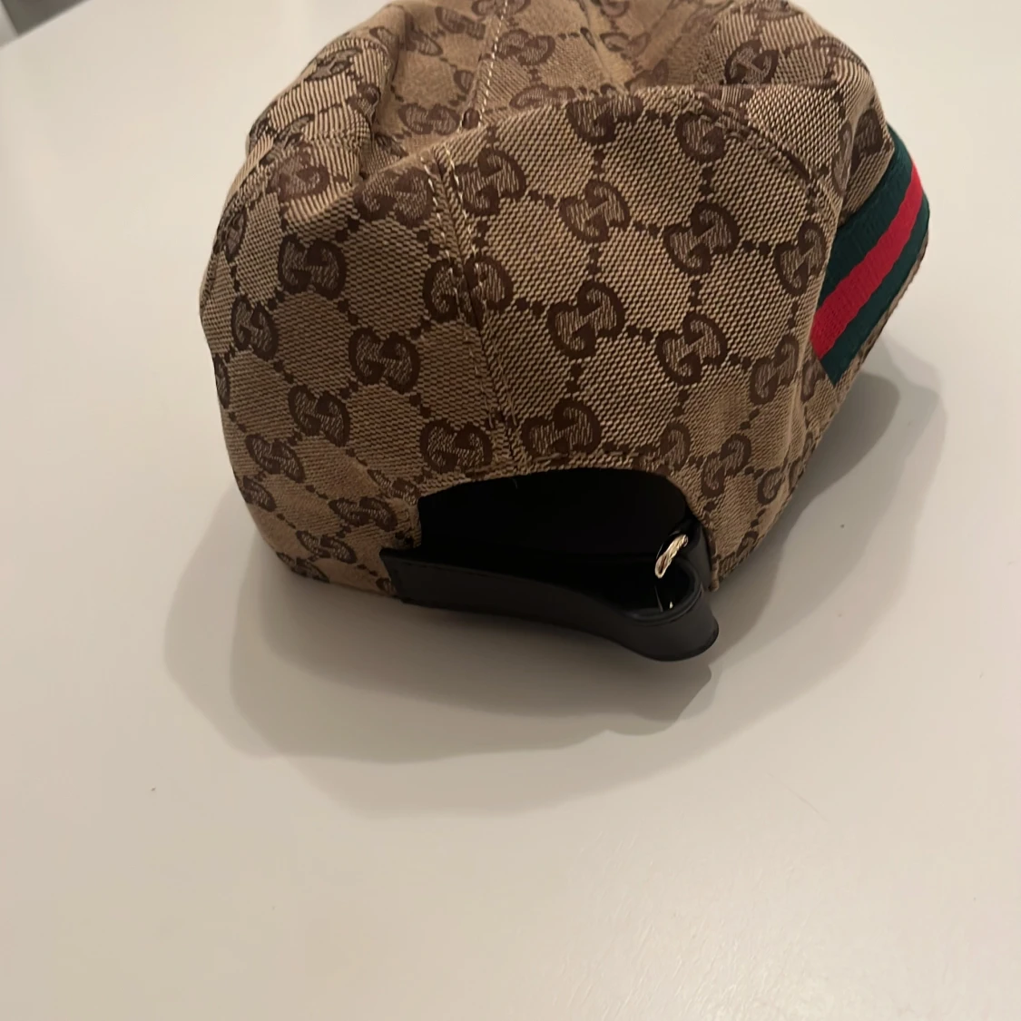 Gucci keps med GG-mönster och ränder - 1