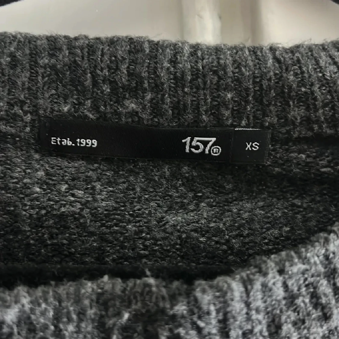 Mörkgrå stickad tröja från 157 - 1