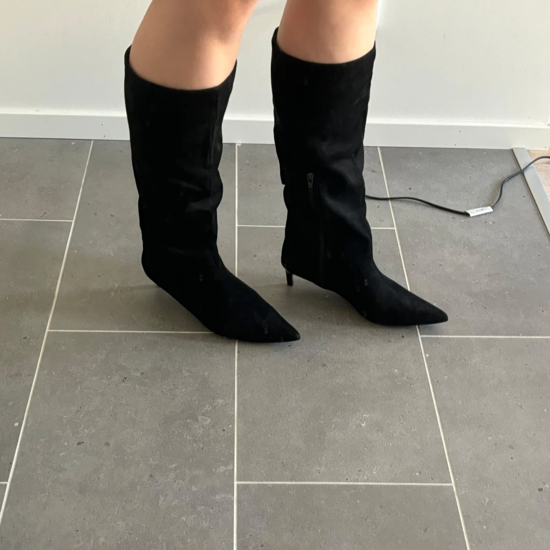 Svarta stövlar med spetsig tå och klack - 1