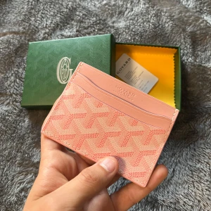 Snygg rosa plånbok - Snygg aldrig använd innan, box ingår, skriv vid frågor!