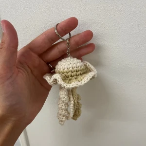 Nyckelring  - Virkad av mig