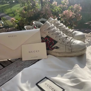 Ace Snake Sneakers! - Snygga Vita Sneakers! Skick 7/10 priset går att diskutera!