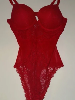 Supersnygg body  - Supersnygg och skön push up body