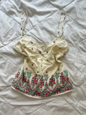 Vintage topp  - Supersöt topp i st M