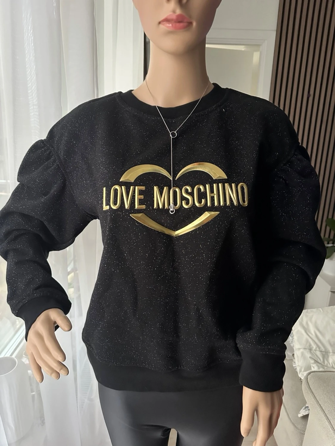 Svart glittrig sweatshirt Love Moschino
