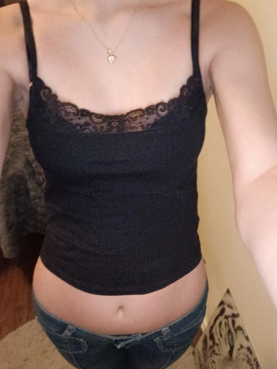 Svart linnetopp med spetskant - 1