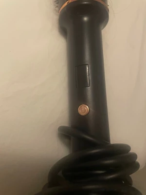 Svart och kopparfärgad värmeborste - Elektrisk värmeborste där du själv väljer värmen