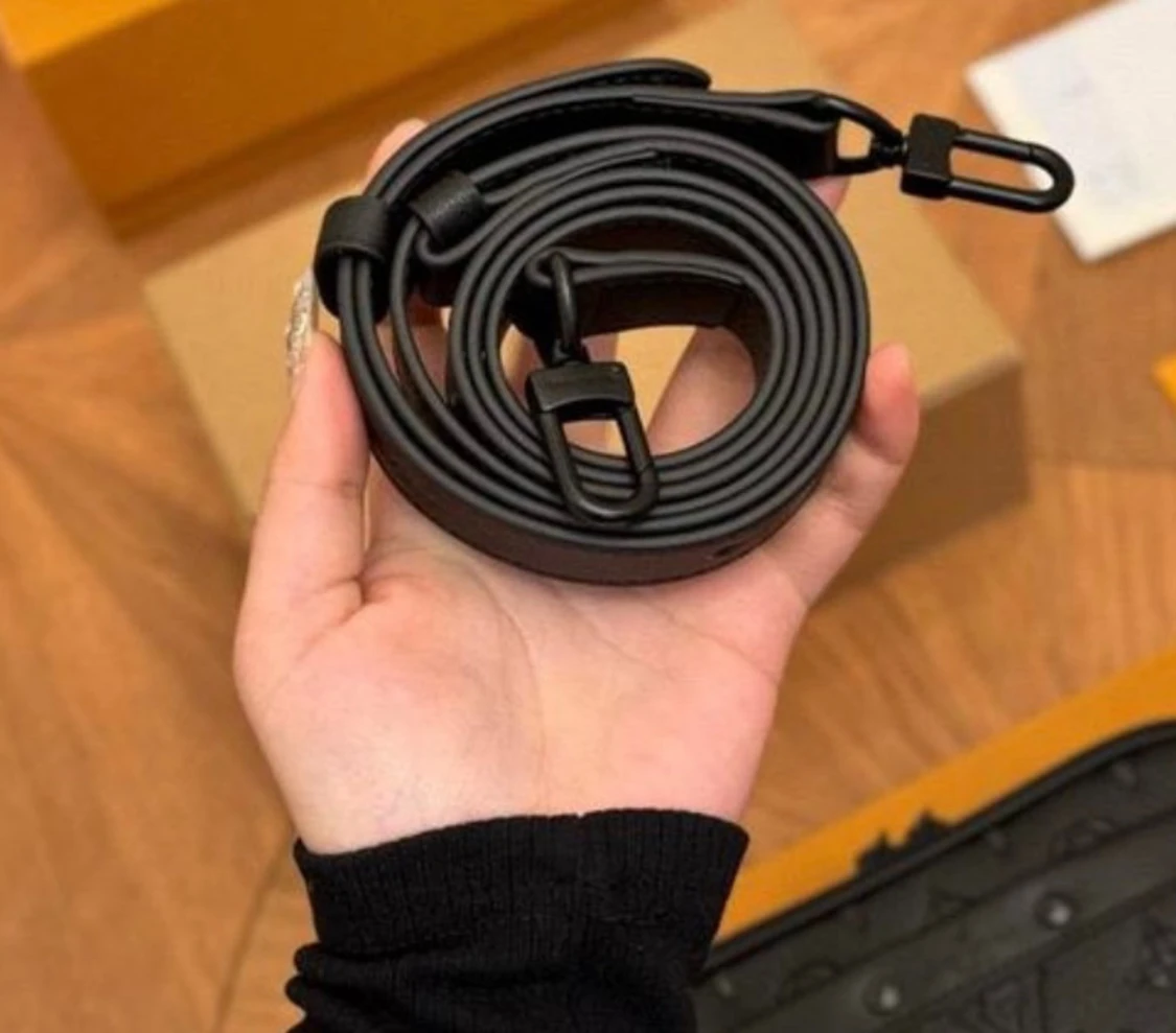 Louis Vuitton axelväska  - 5