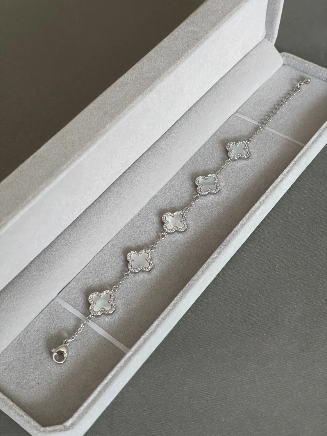 Silver glittrig klöver armband  - 1