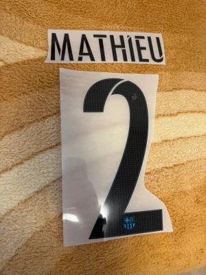 Fc Barcelona nameset  - Fc Barcelona tryck från 2015-2016 namn mathiue och numer 2