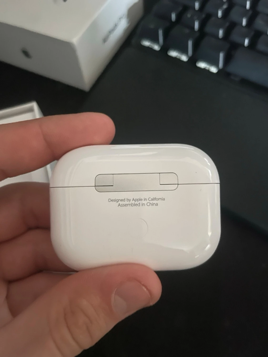 AirPods Pro (2nd generation) with MagSafe Charging Case (USB-C) - 4
