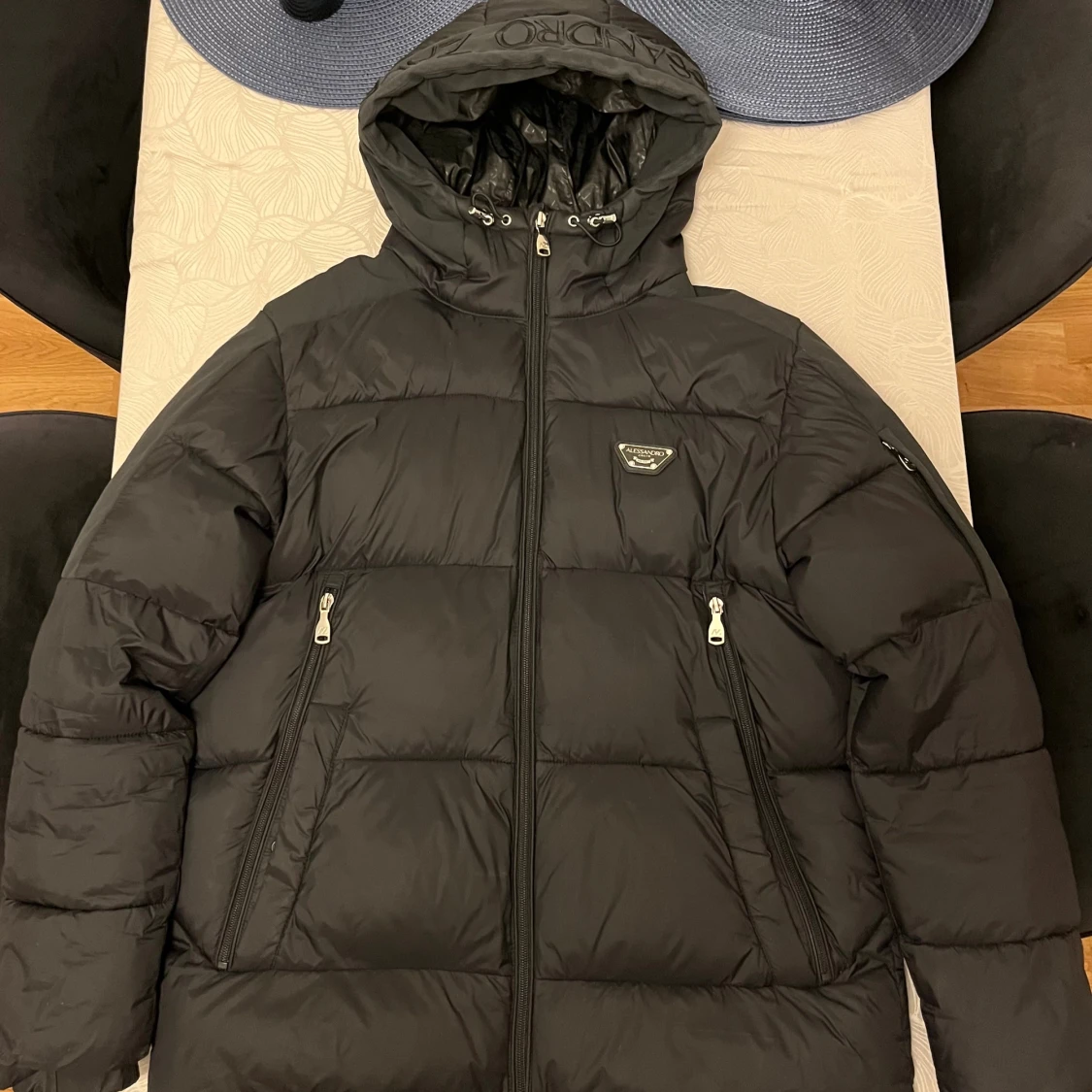 Svart pufferjacka från Alessandro Zavetti