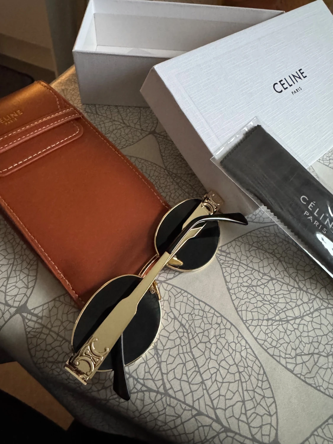 Trendiga solglasögon  - 1