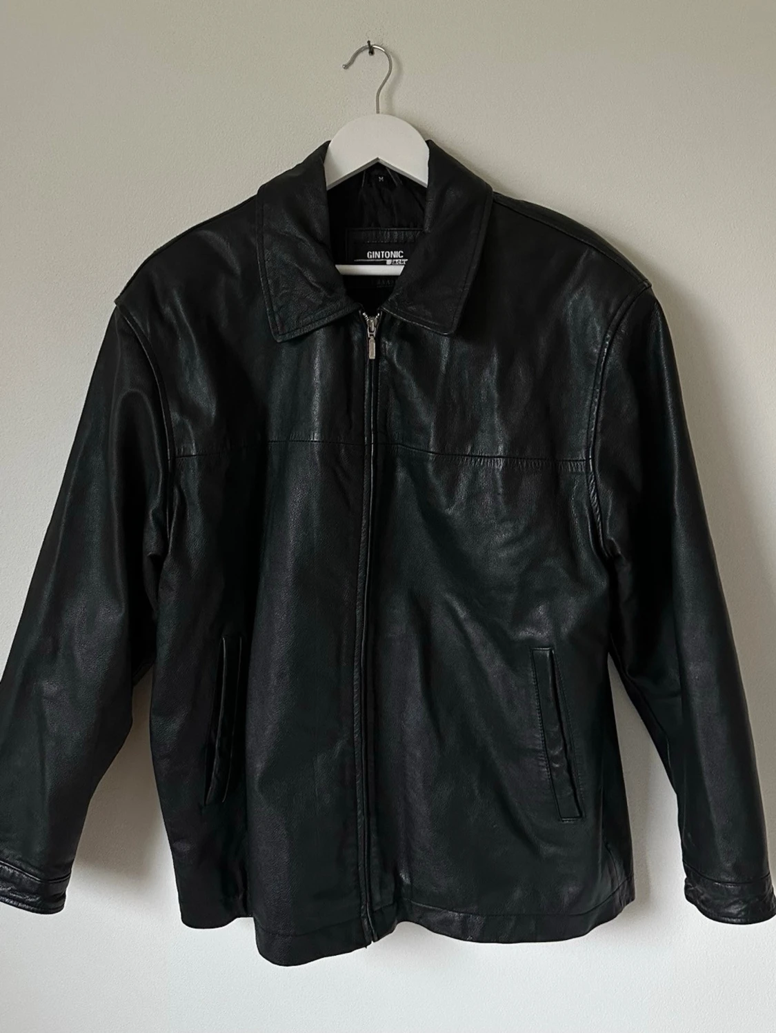 Svart skinnjacka från GinTonic