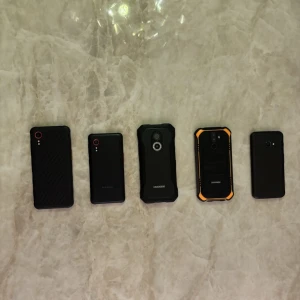  Robusta mobiltelefoner till salu! - Fem smartphones säljes i paket, inklusive två robusta Doogee-modeller och tre Samsung-telefoner. Telefonerna har väldigt bra skick.    10+st Doogee s40 pro nypris: 2179kr  10+ st Doogee s61 nypris: 2299kr  10+ stSamsung Galaxy Xcover 5 nypris: 3386kr  10+ st Samsung Galaxy Xcover 7 nypris: 3989kr  10+ st Samsung Xcover 4 nypris: 999kr  Skriv till mig om ni har ett bud eller om ni vill veta mina priser! Kan köpas för varför