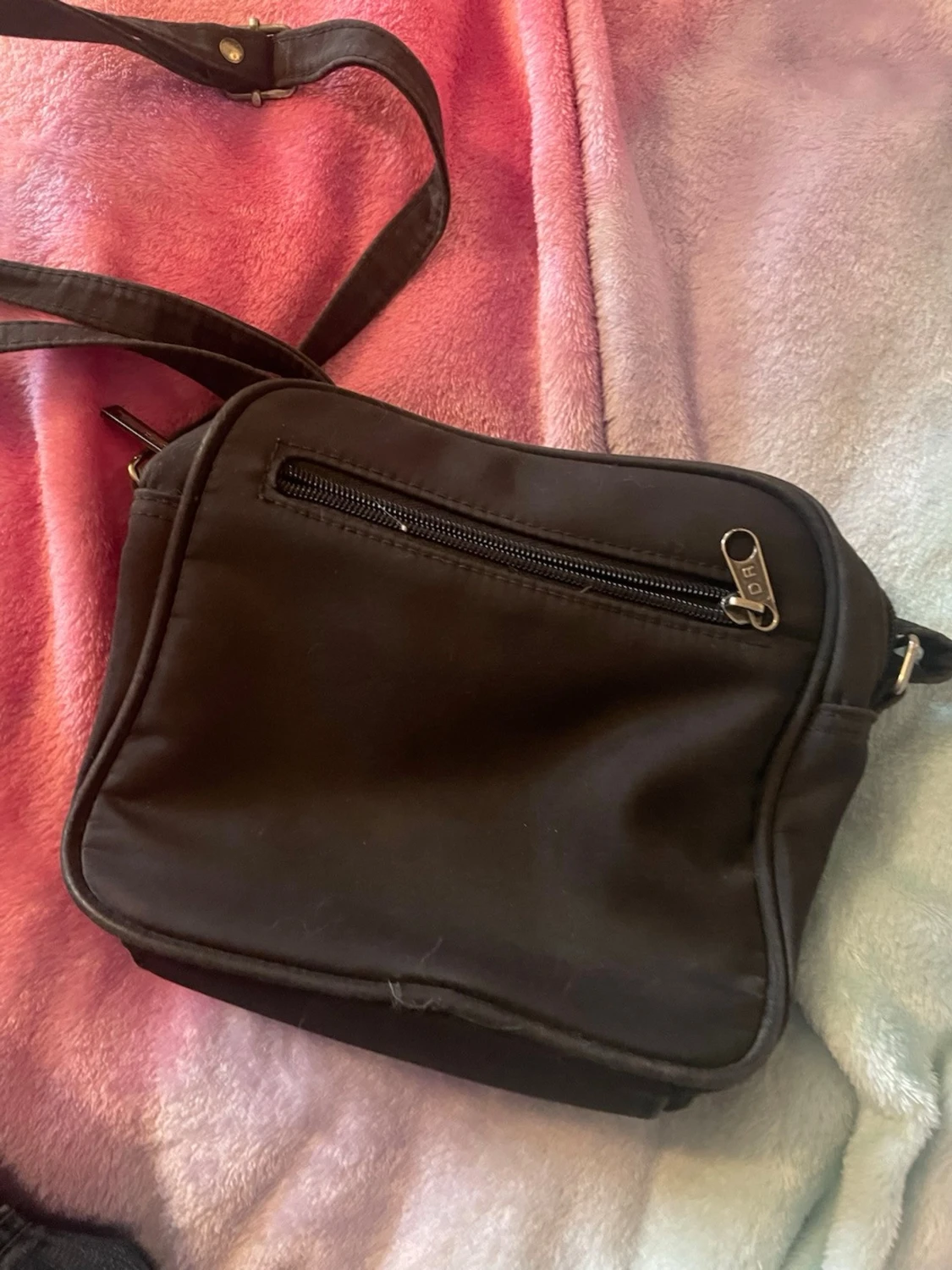 Svart axelväska från Daniel Ray - 1