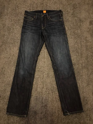 Mörkblå jeans från Boss Orange 31/32 - Jeans Boss orange, 31/32 regular fit