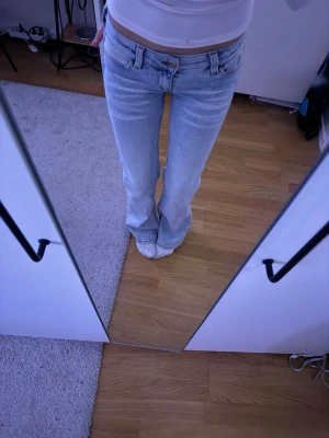 Cheap monday jeans  - Super fina cheap monday jeans i 24/30, super fina lite smutsiga längst ner dock💗