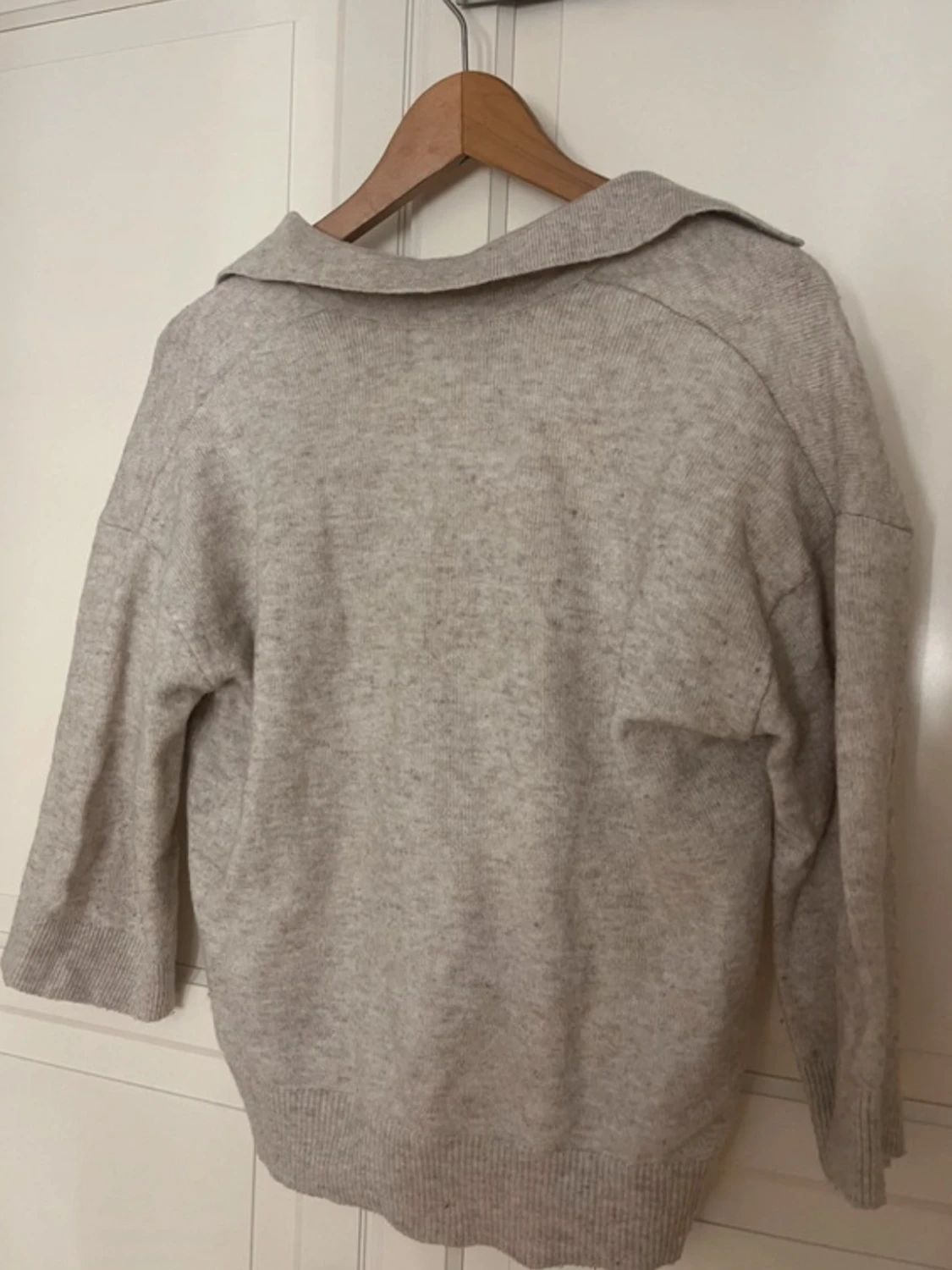 Beige stickad tröja - 1