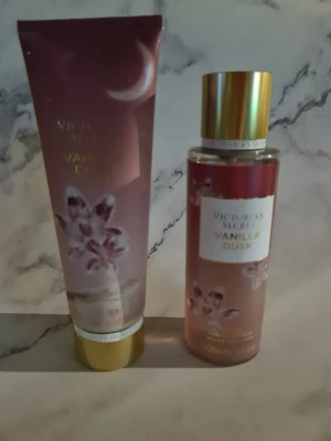 Vanilla dusk victorias secret set - Bodylotion och bodymist helt nya och oanvända