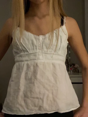 Hollister topp - Söt topp från Hollister, storlek xs. Använt endast en gång, fint skick!! 💞        Priset går att diskutera