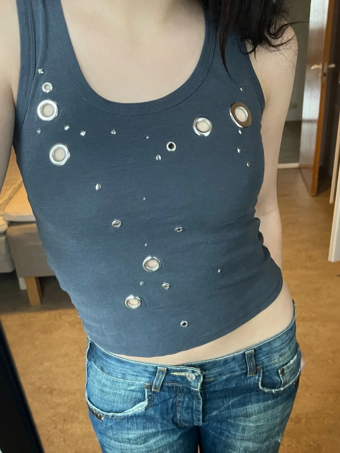 Mörkgrå croppad linnetopp Jaded London