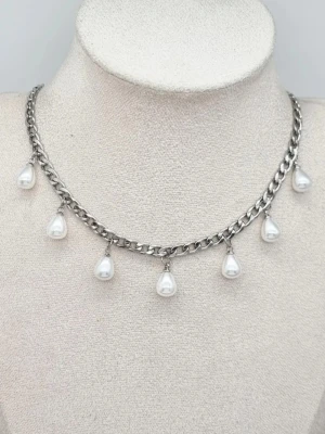 Handgjort halsband med pärlor  - Material-rostfritt stål.  Kedjetjocklek-5mm 