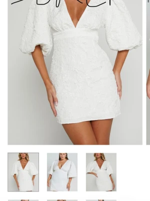 Klänning showpo SÖKER - SÖKER denna klänning från Showpo, storlek M. Kan betala 700 kr, alltså mer än nypris💕 hör av er om ni har klänningen är desperat!!