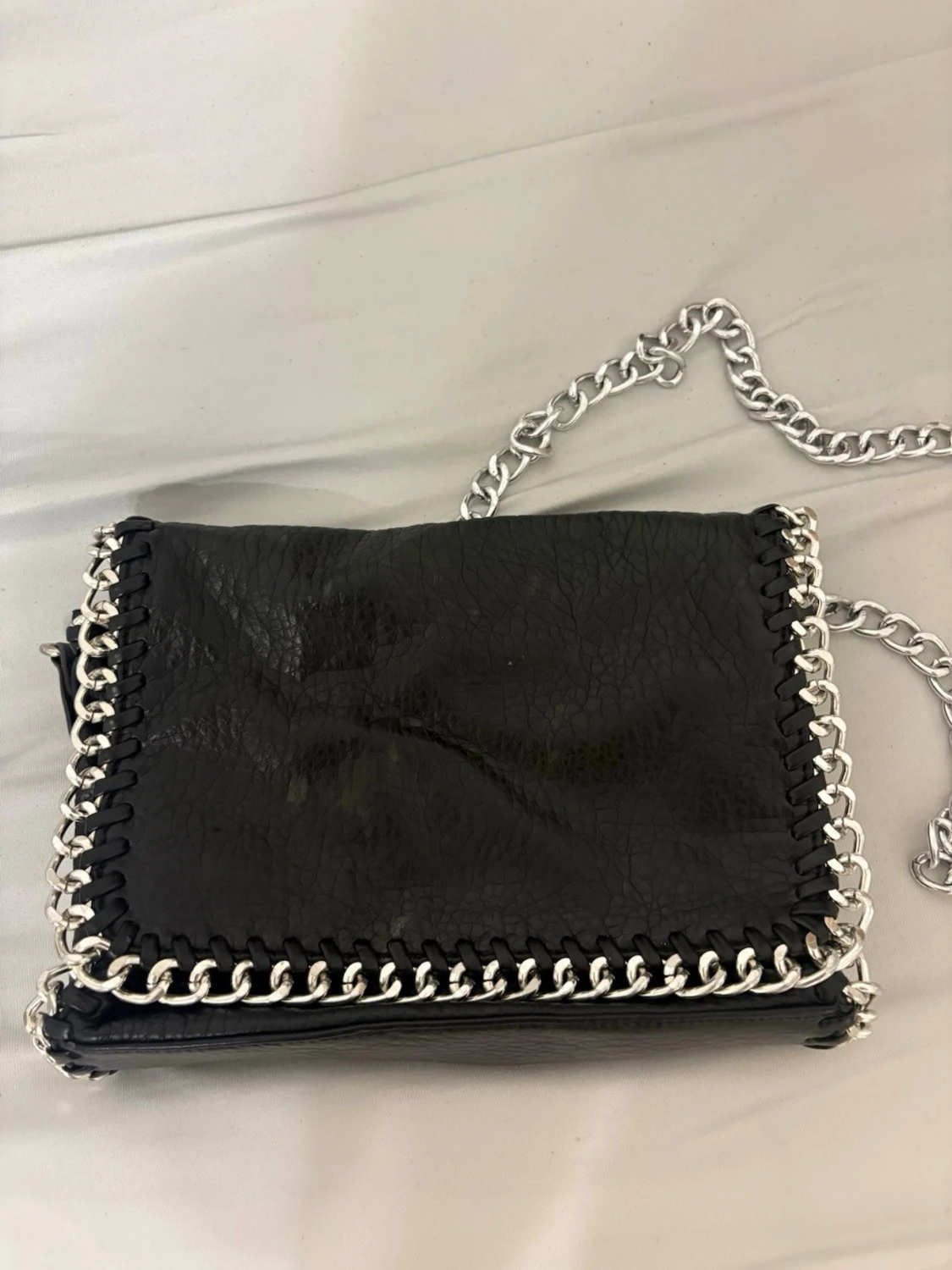 Svart axelväska med kedja från Tiamo - 3