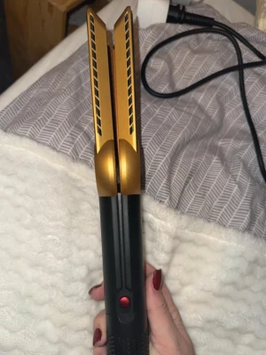 Air straight - Använd några gånger så i väldigt bra skick, funkar som den ska enda är att filterhållaren lossnar ibland men inget som stör (se bild)