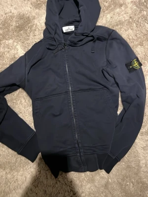 Stone Island zip - Mörkblå tröja
