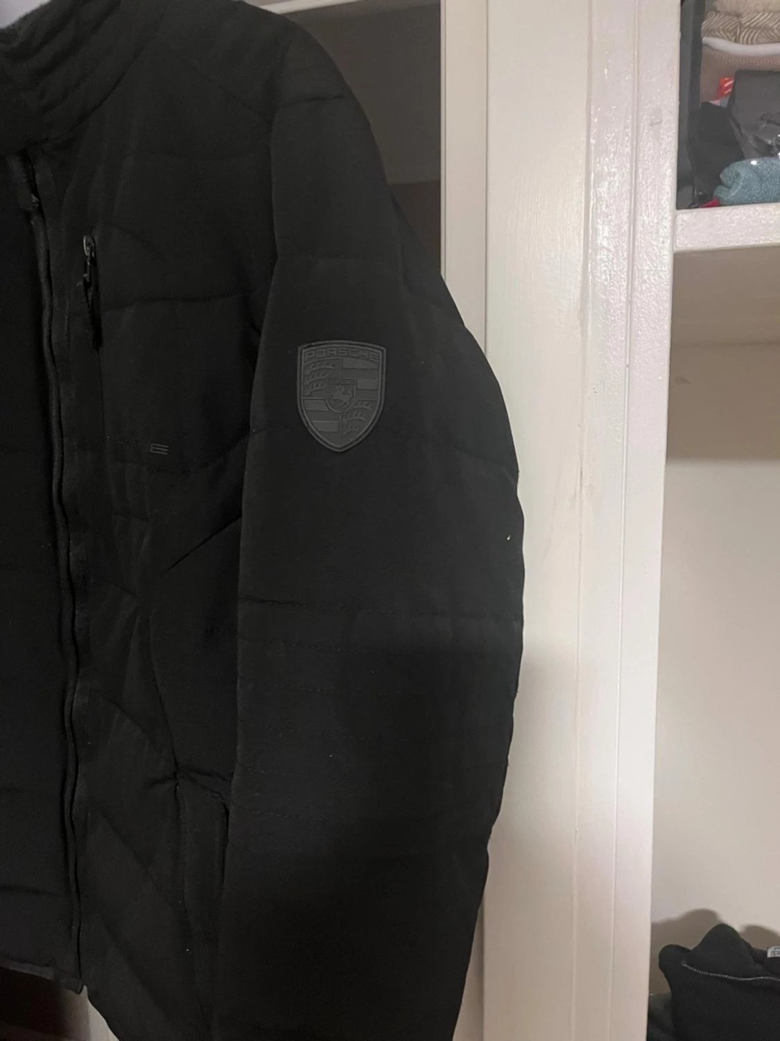 Svart pufferjacka från Porsche - 1