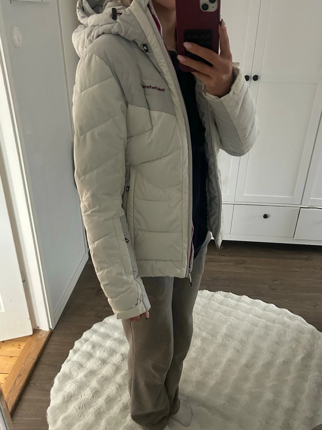 Vit pufferjacka från Peak Performance - 1