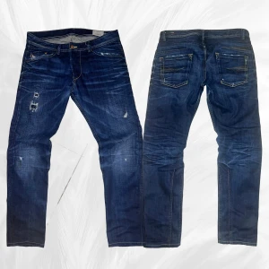 Diesel jeans - Säljer dessa tvärfeta diesel jeans med en riktigt schysst tvätt! Jeansen är i storlek 32/32. Skriv vid minsta fundering!💭 