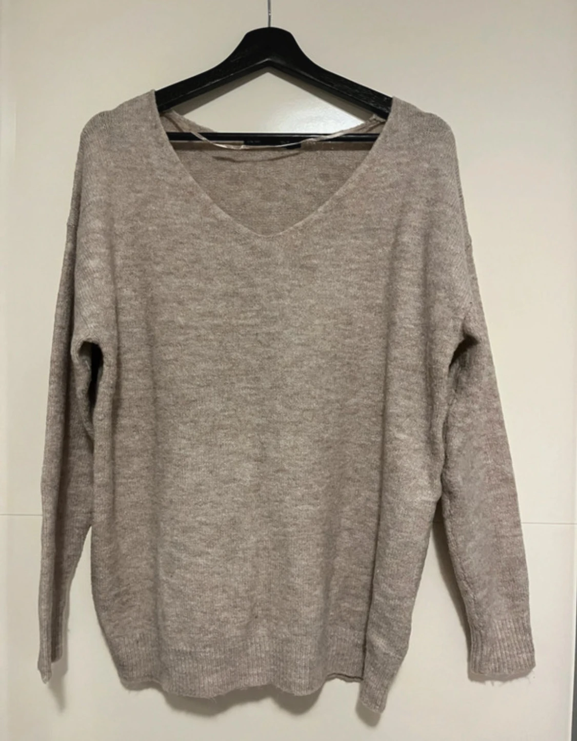 Beige stickad tröja från 157