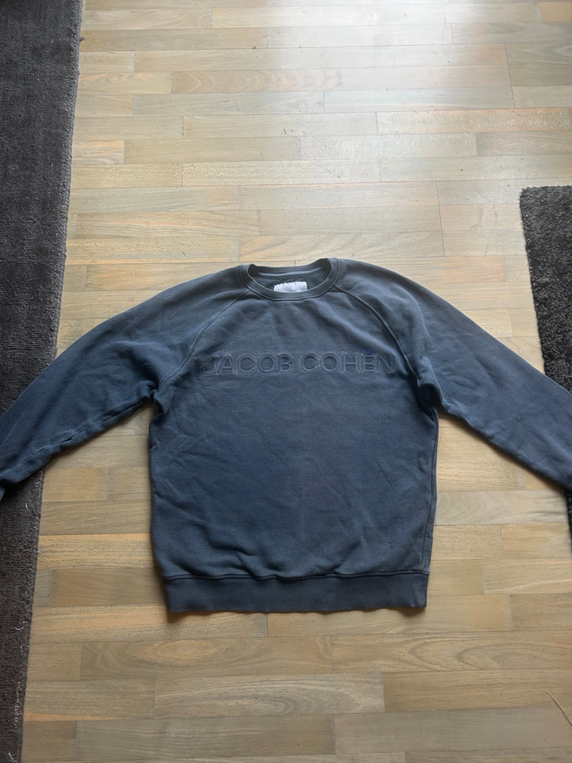 Mörkblå sweatshirt från Jacob Cohën