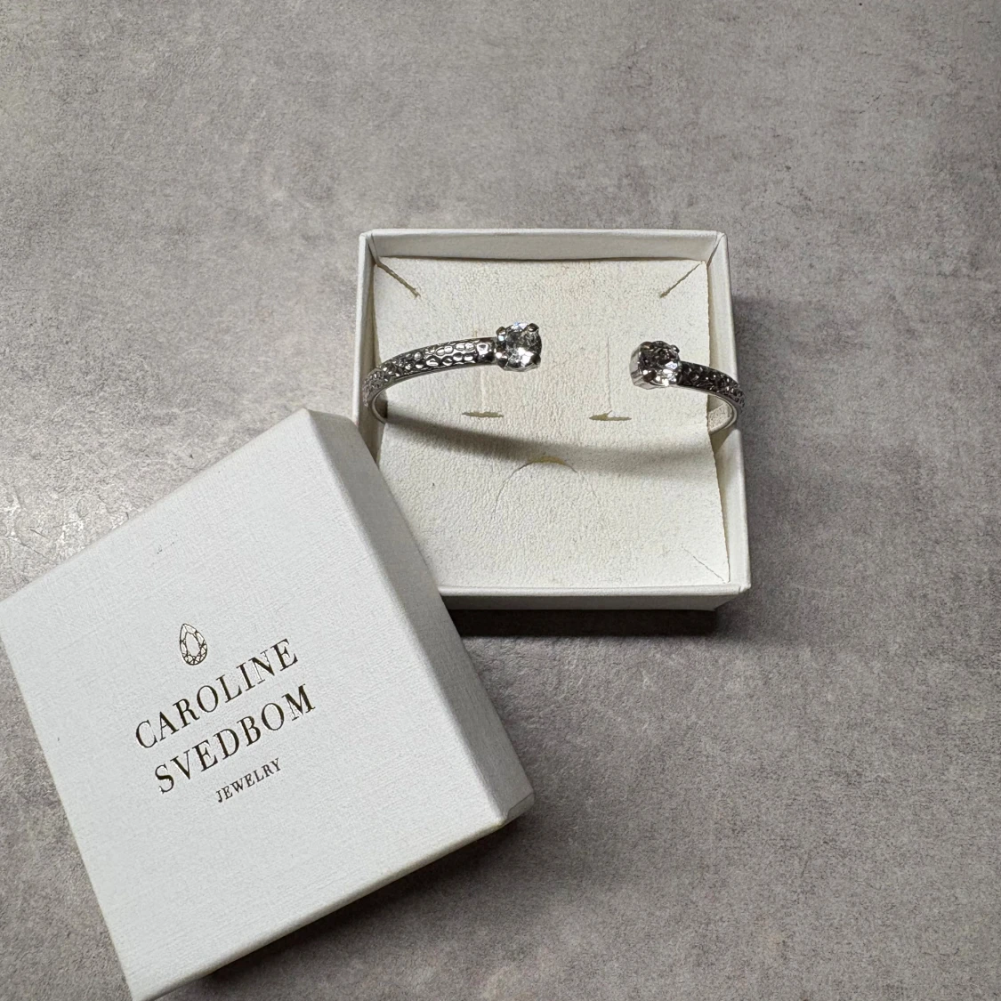 Silverfärgat armband Caroline Svedbom - 2