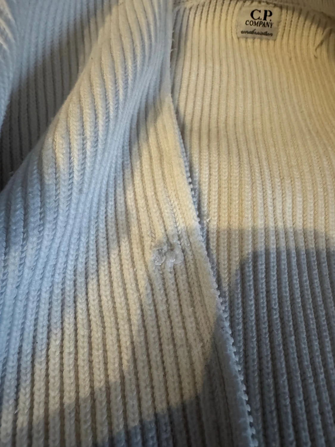 Vit ribbad kofta från C.P. Company - 3