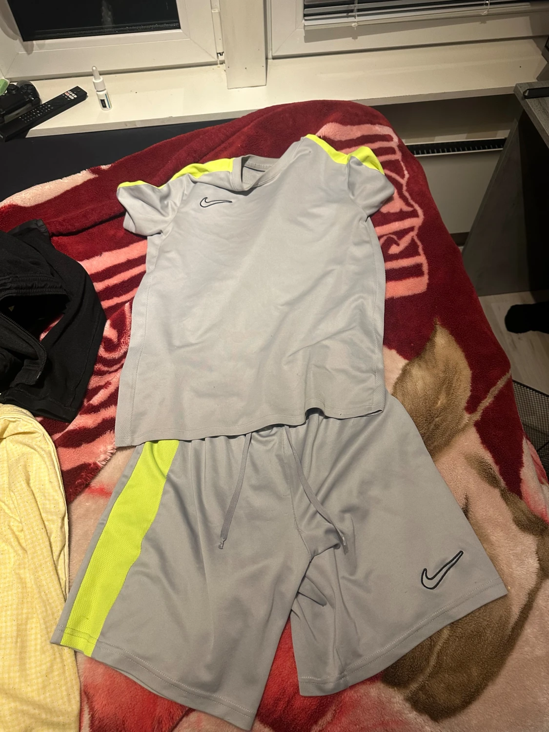 Grå träningsshorts från Nike - 1