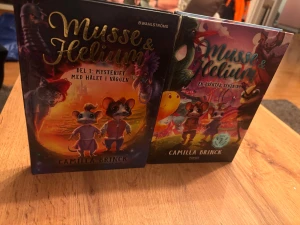 Musse och helium böcker  - Säljer 1 och 2an Musse och helium böckerna. Den ena är lite skavd på sidan se bild. Annars är böckerna i bra skick. Tyvärr gillade sonen ljudböckerna mer än böckerna så inte läst i så mycket, 