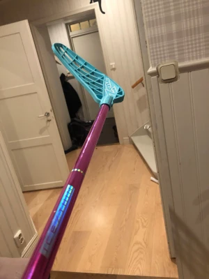 Zone icethin - Riktigt snygg zoneklubba icethin finns i andra blad som air one och air 2 har även ett till hypet blad i rosa. Hör av er vid frågor eller funderingar. PRISET EJ HUGGET I STEN