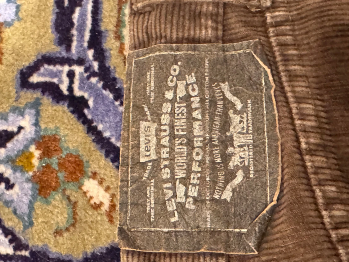 Bruna manchesterbyxor från Levi's - 2