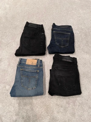 Tiger of sweden jeans - Plocka hem alla fyra för 650kr eller 200kr/st. Hör av dig via dm för fler bilder eller frågor🤗