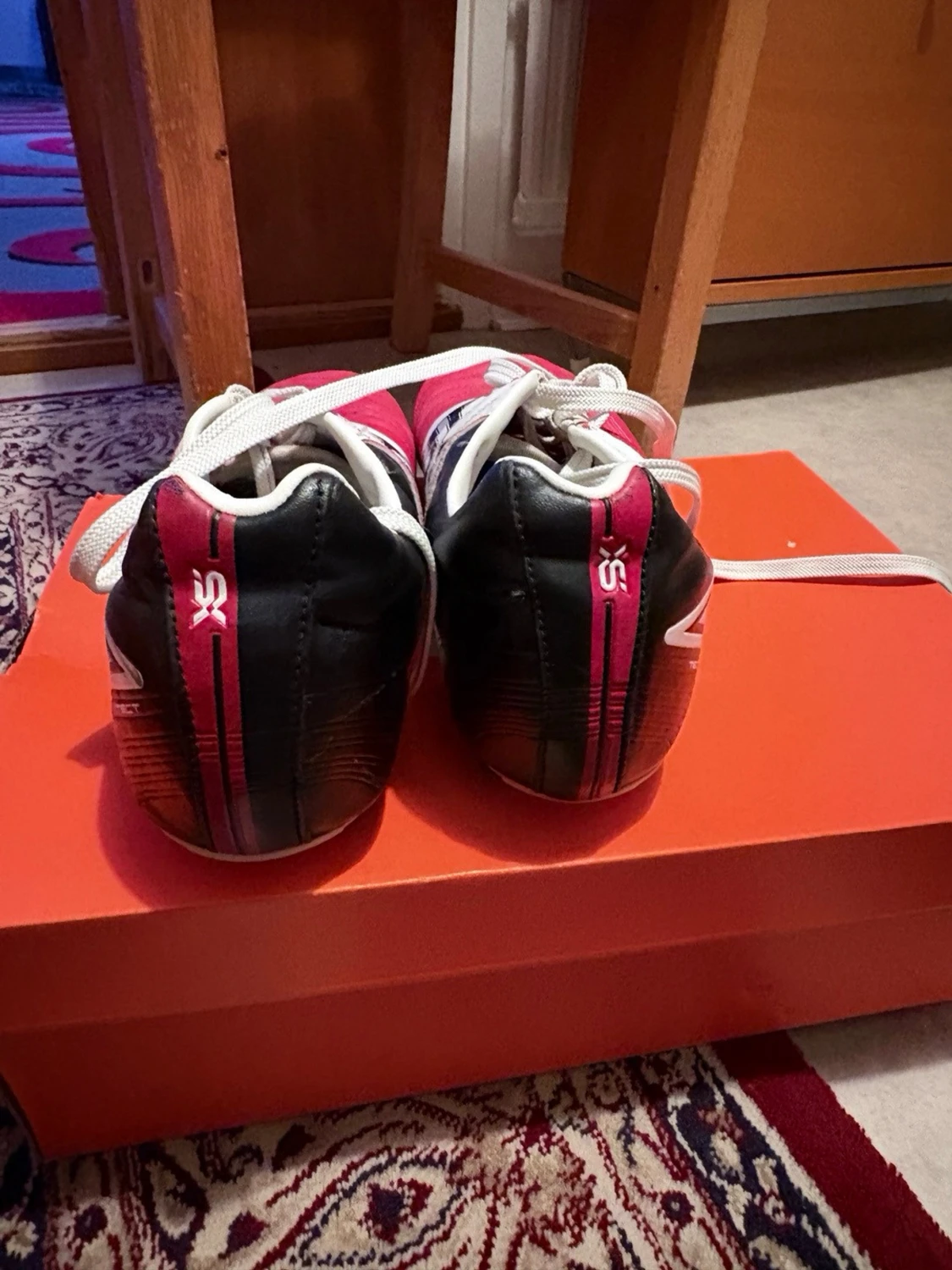 Umbro SX Valor II fotbollsskor röd/vit - 1