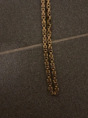 Guldplaterad kedja - Guldplaterad kedja 18k 8mm, ärvde från min farbror 60cm pris går o diskutera vid snabb affär