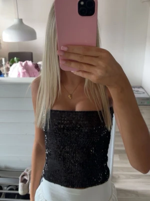 Tubtopp - Tubtopp i paljetter, prefekt till fest🪩