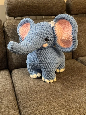 Virkad elefant  - Handgjord virkad söt elefant 